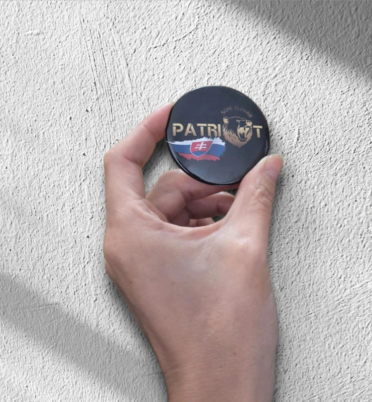 Odznak s logom SOM SLOVAN PATRIOT 1